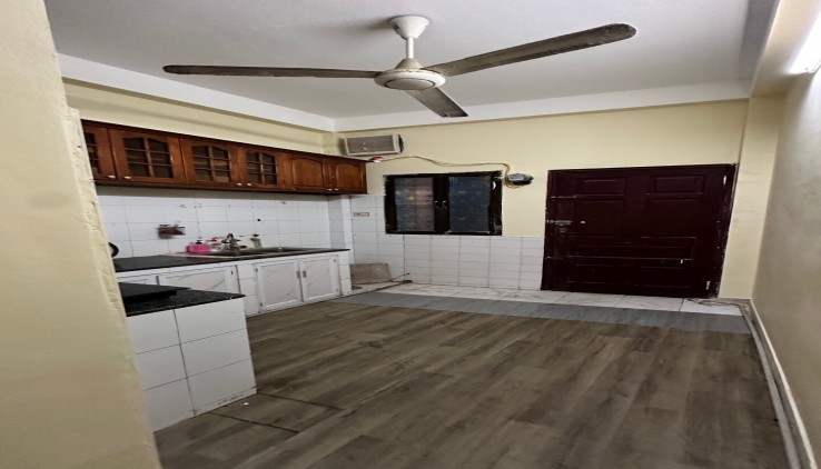 Cho thuê nhà ngõ ô tô, kinh doanh, Phương Mai 36m2, 4 tầng, 3 ngủ, chỉ 15 Triệu